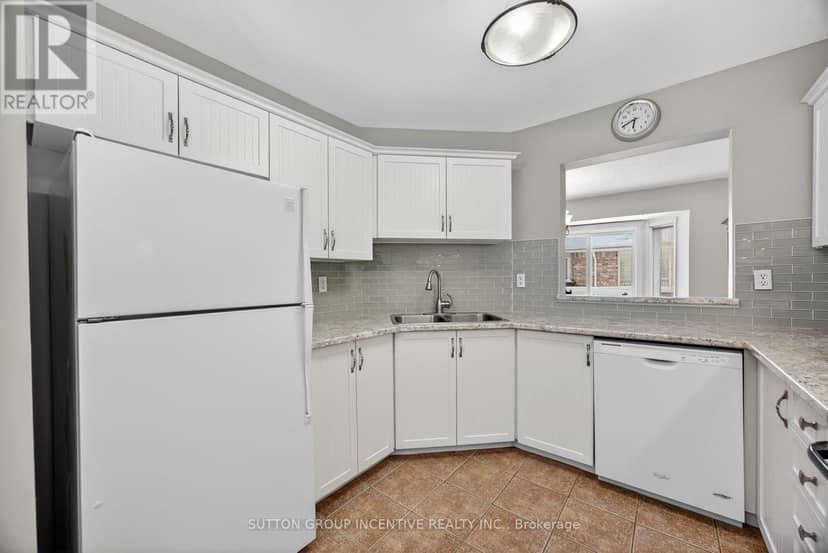 403 - 40 Museum Drive — photo 10 of 29