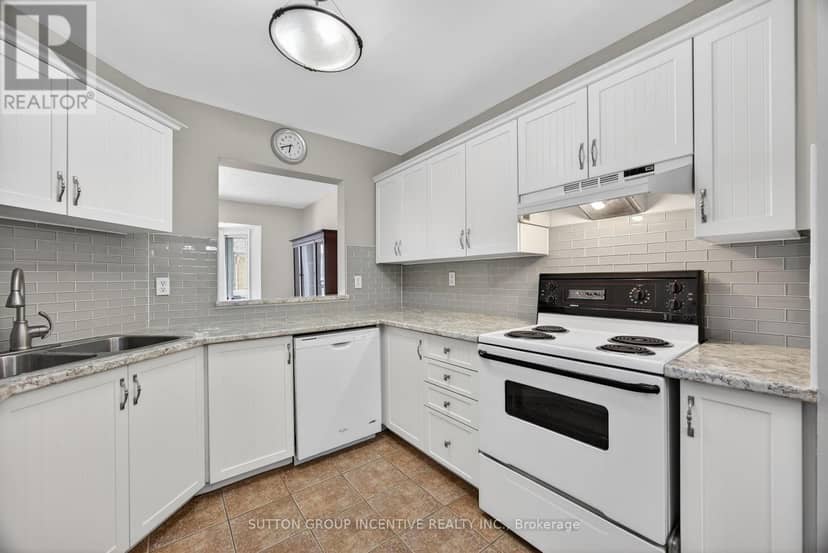 403 - 40 Museum Drive — photo 9 of 29
