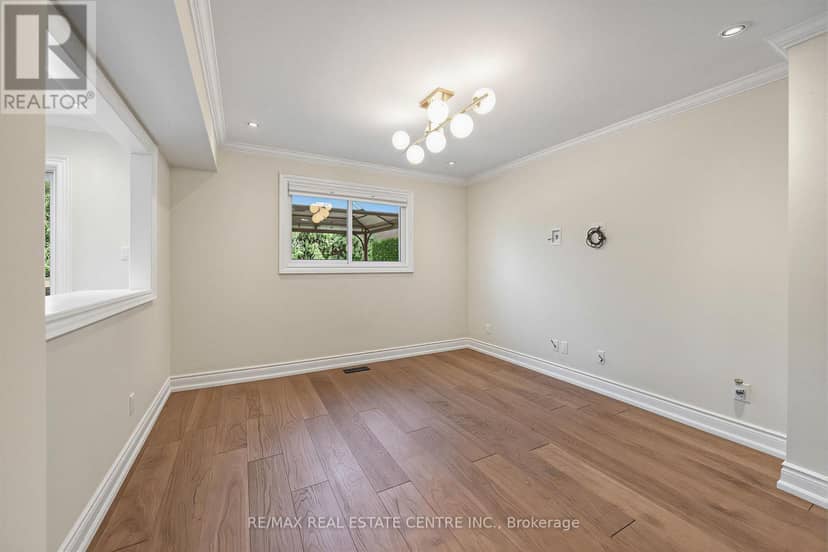 365 Lynn Place — photo 12 of 38