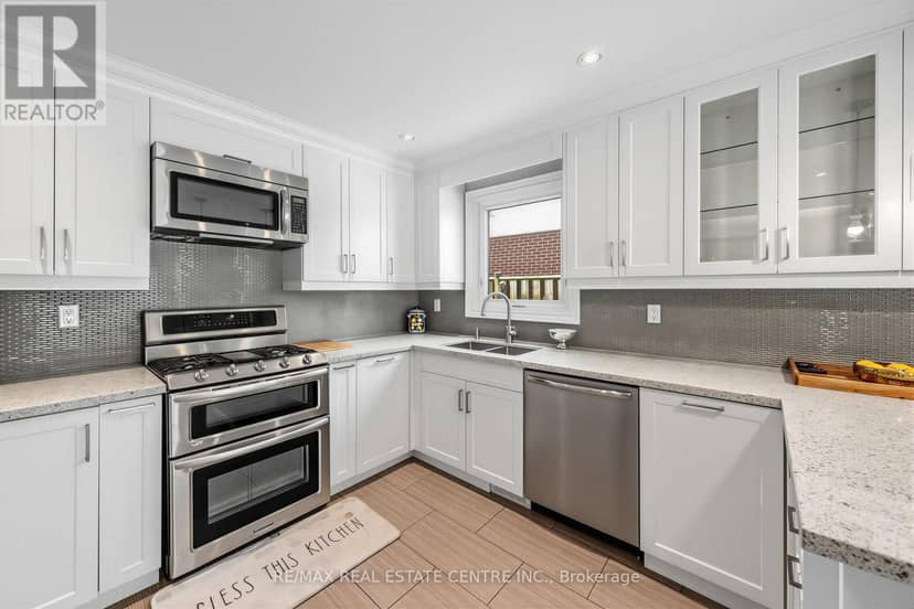365 Lynn Place — photo 14 of 38