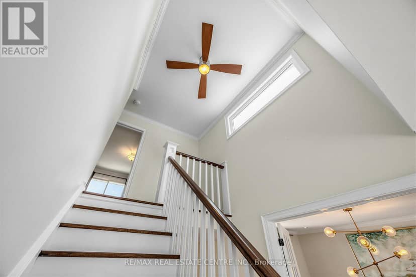 365 Lynn Place — photo 17 of 38