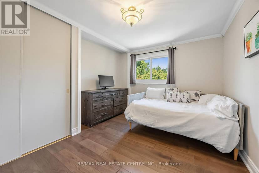 365 Lynn Place — photo 18 of 38