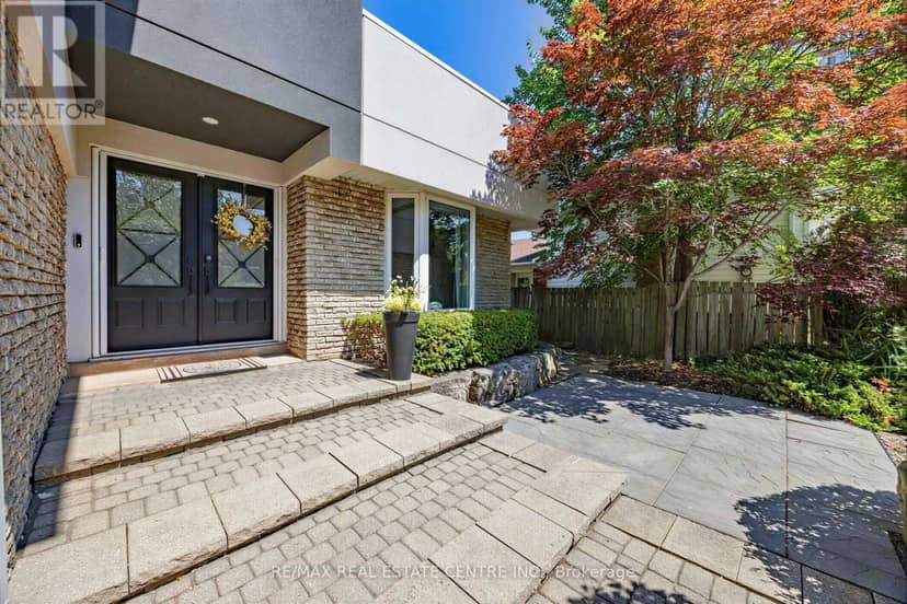 365 Lynn Place — photo 3 of 38