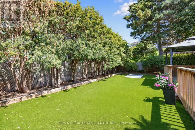 365 Lynn Place — photo 33 of 38
