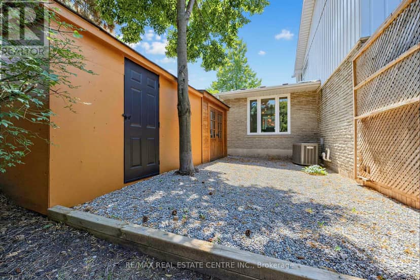 365 Lynn Place — photo 34 of 38