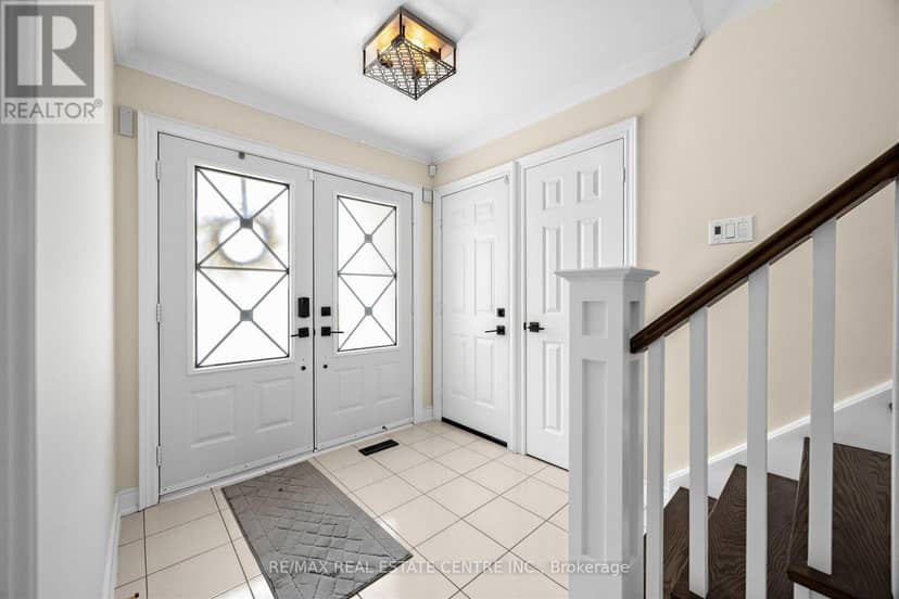 365 Lynn Place — photo 5 of 38