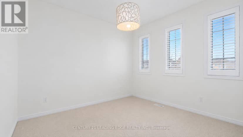 26 Duncan Avenue — photo 11 of 19
