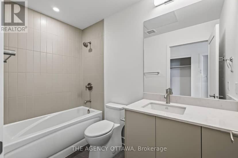 304 - 3085 Riverside Drive — photo 12 of 15