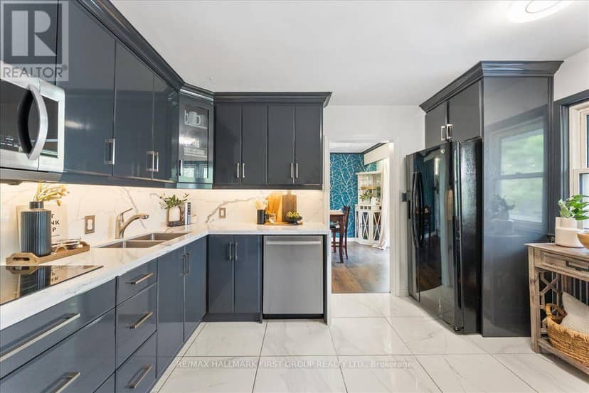 121 Nappadale Street — photo 14 of 40