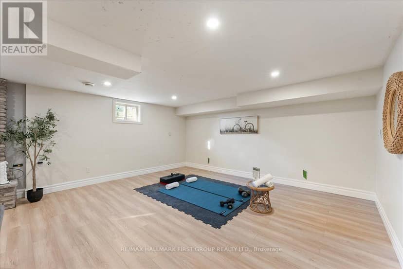 121 Nappadale Street — photo 32 of 40
