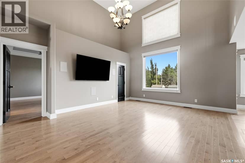 7 Lott ROAD E, White City, photo 5