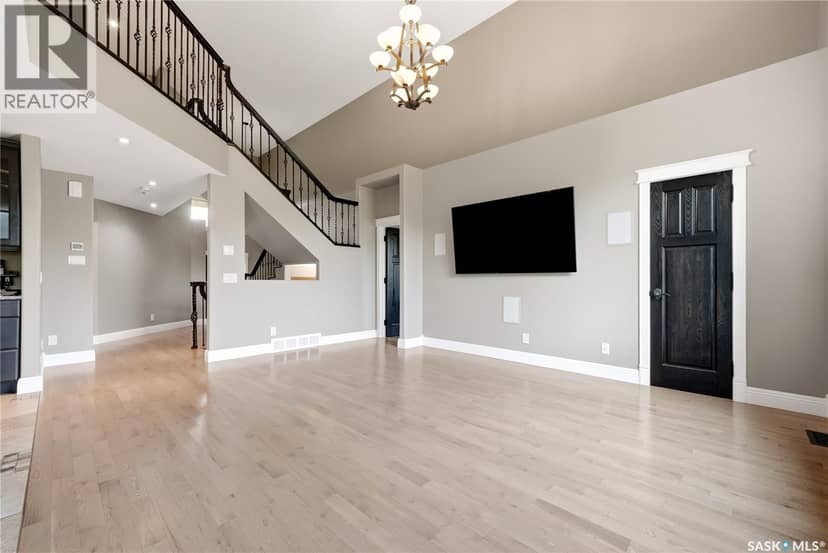 7 Lott ROAD E, White City, photo 6