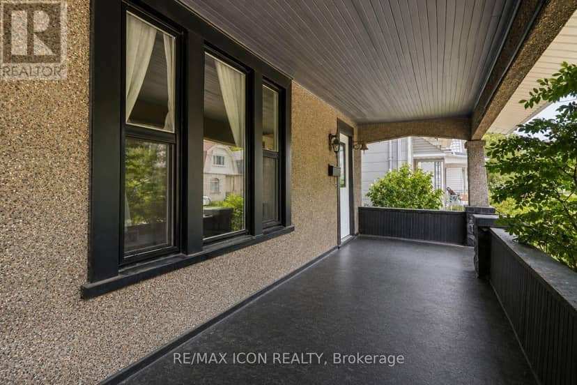31 Mount Pleasant Avenue — photo 3 of 40