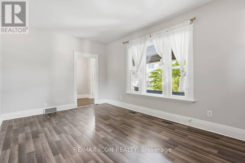 31 Mount Pleasant Avenue — photo 6 of 40