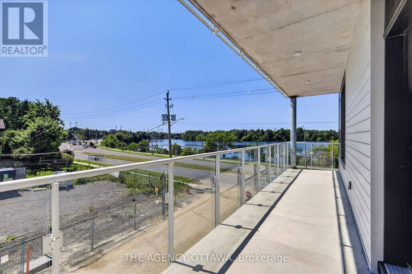 204 - 3085 Riverside Drive — photo 15 of 16