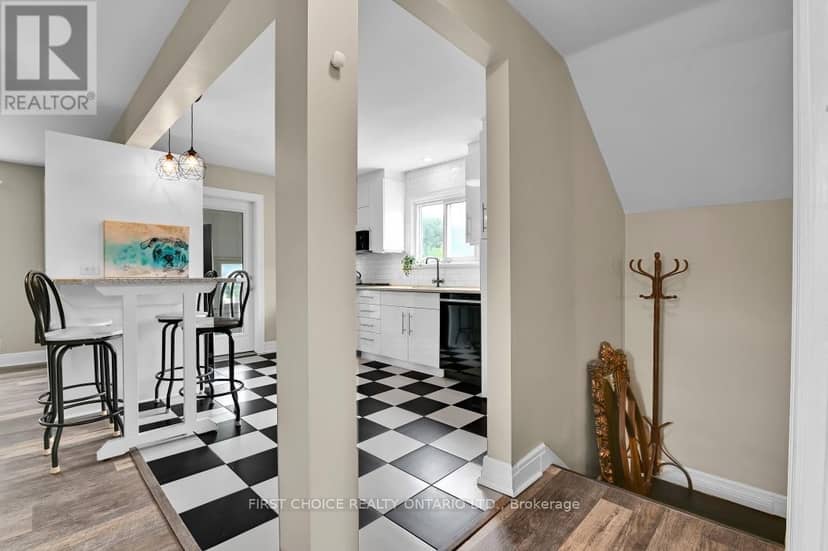 9 Huron Avenue — photo 15 of 35