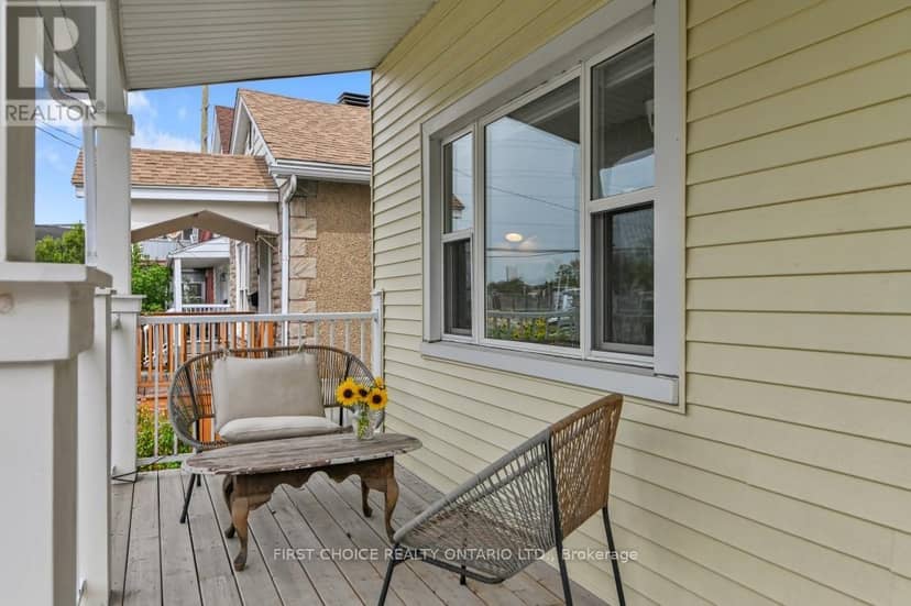 9 Huron Avenue — photo 2 of 35