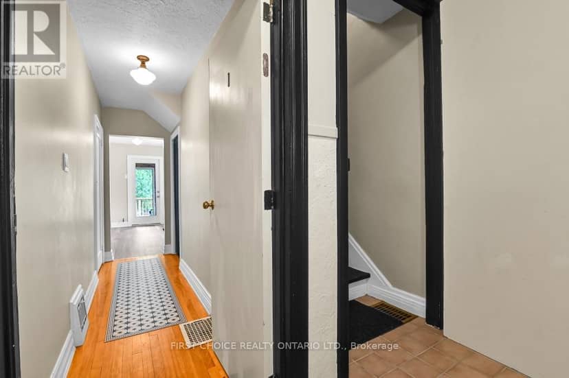 9 Huron Avenue — photo 4 of 35