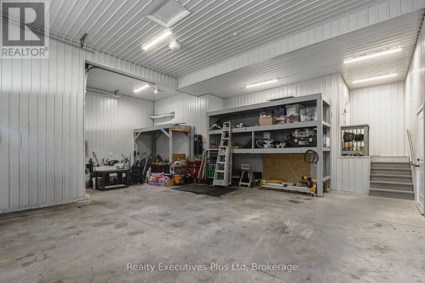 27 Kingfisher Crescent — photo 37 of 40