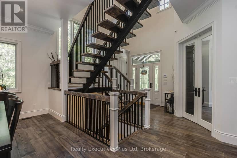 27 Kingfisher Crescent — photo 7 of 40