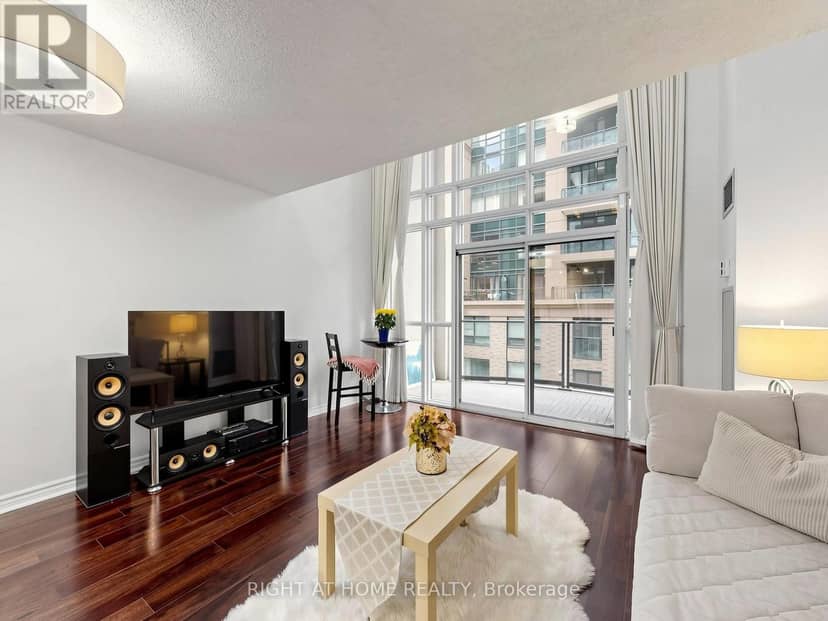 404 - 30 Hayden Street — photo 7 of 29