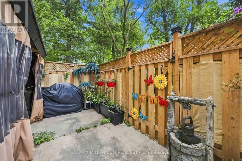 126 - 2645 Jane Street — photo 34 of 35
