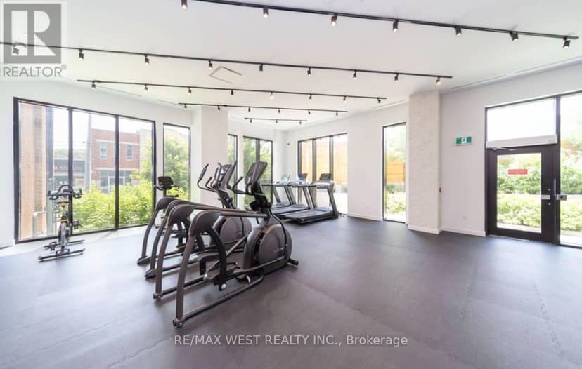 211 - 2300 St Clair Avenue W — photo 14 of 19