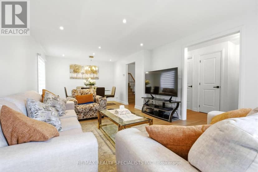 29 Blackthorn Lane — photo 11 of 40