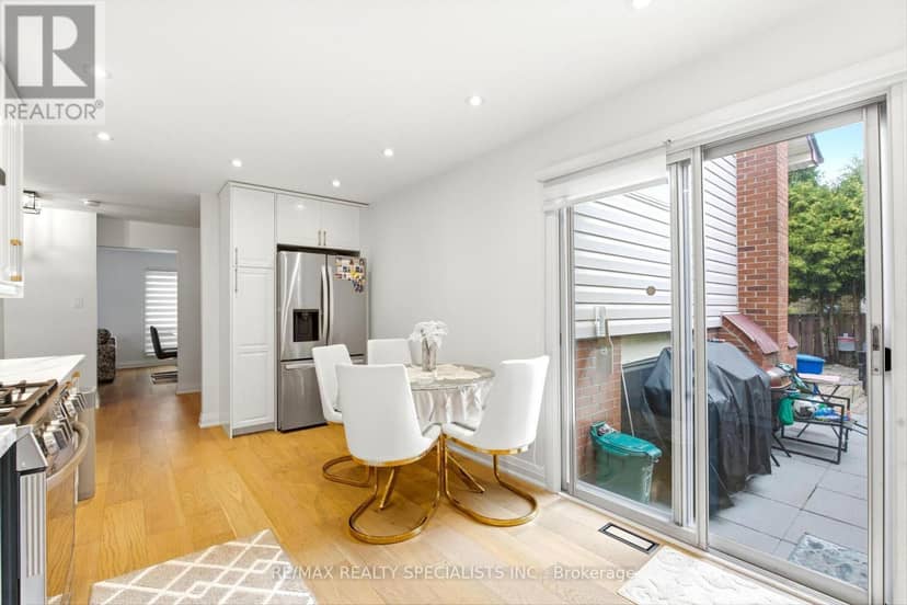 29 Blackthorn Lane — photo 32 of 40