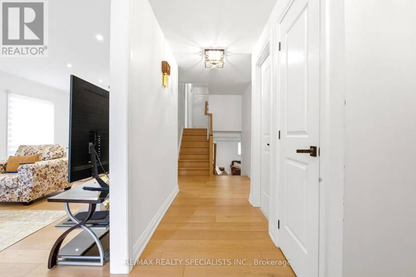 29 Blackthorn Lane — photo 7 of 40