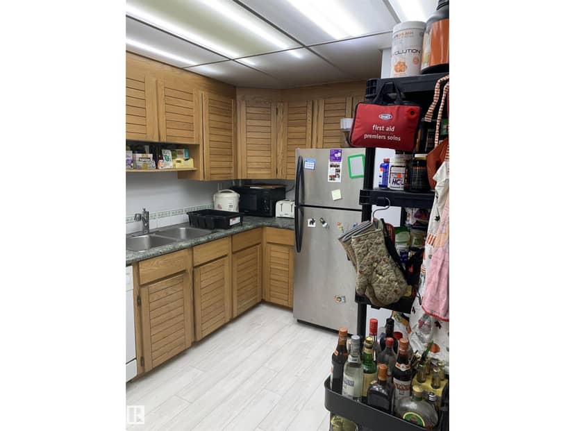 #302 10421 93 ST NW NW — photo 9 of 29