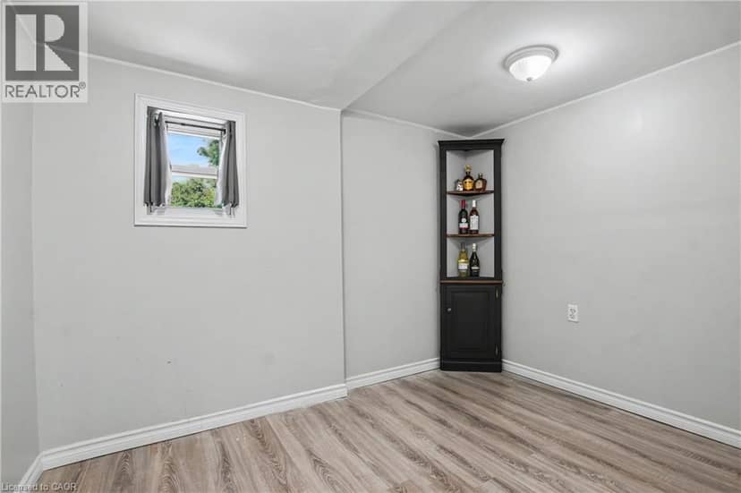 16 MERCER Road — photo 14 of 33
