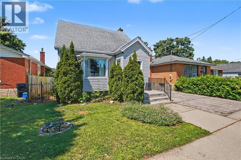 16 MERCER Road — photo 3 of 33