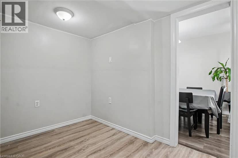 16 MERCER Road — photo 15 of 33