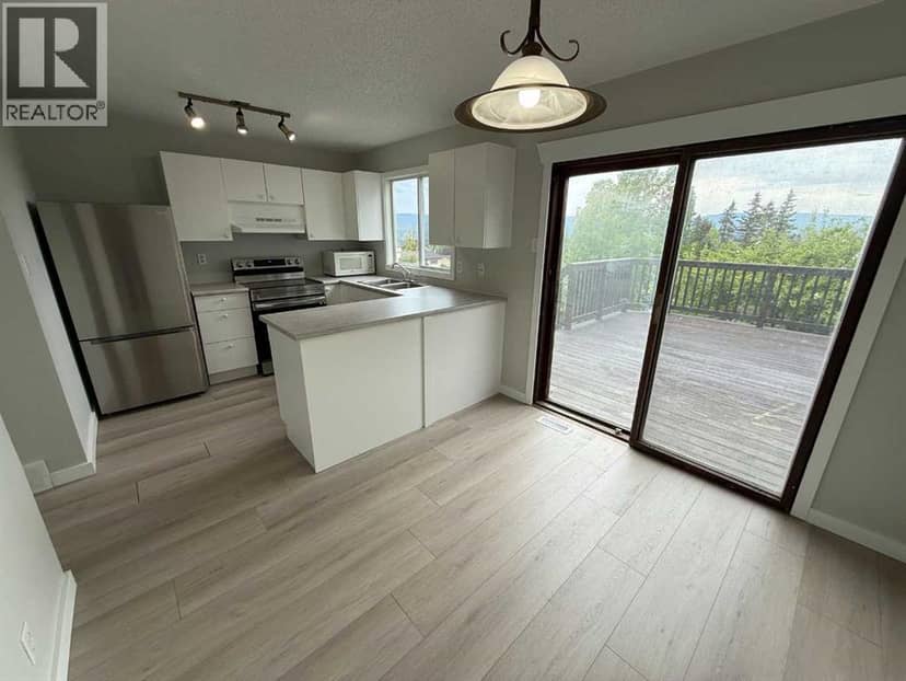150 Sutherland Avenue, Hinton, photo 5