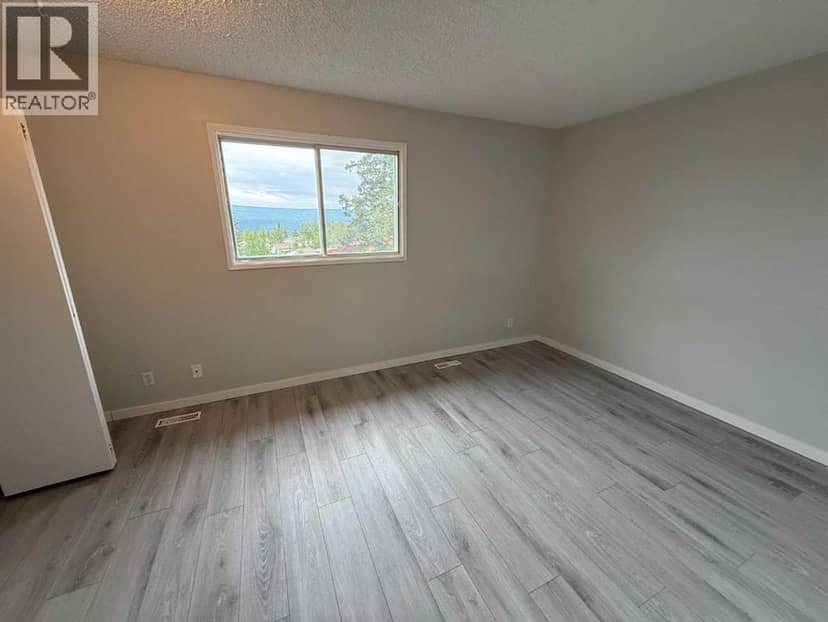 150 Sutherland Avenue, Hinton, photo 8