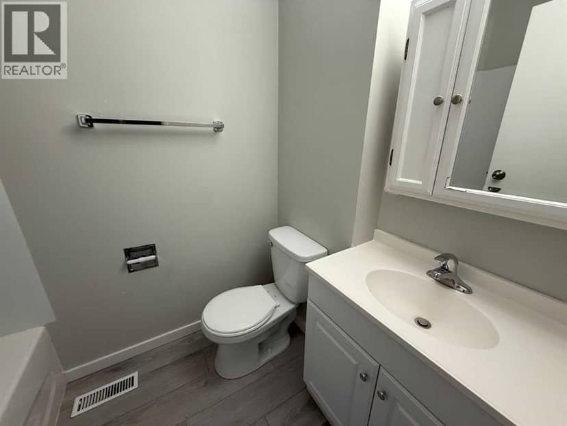 150 Sutherland Avenue — photo 9 of 19
