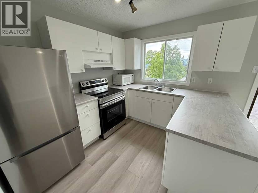 150 Sutherland Avenue, Hinton, photo 4