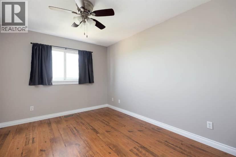 632 Athabasca Avenue — photo 14 of 34