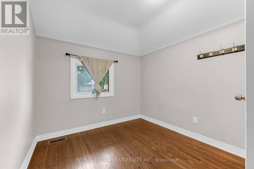203B Erb Street — photo 15 of 26