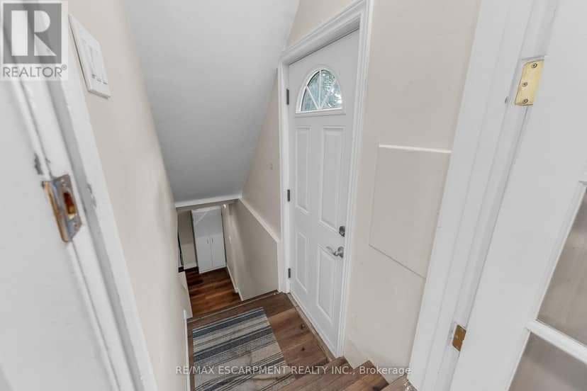 203B Erb Street — photo 17 of 26