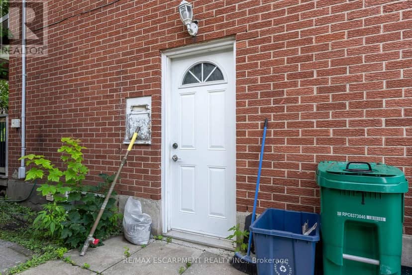 203B Erb Street — photo 3 of 26