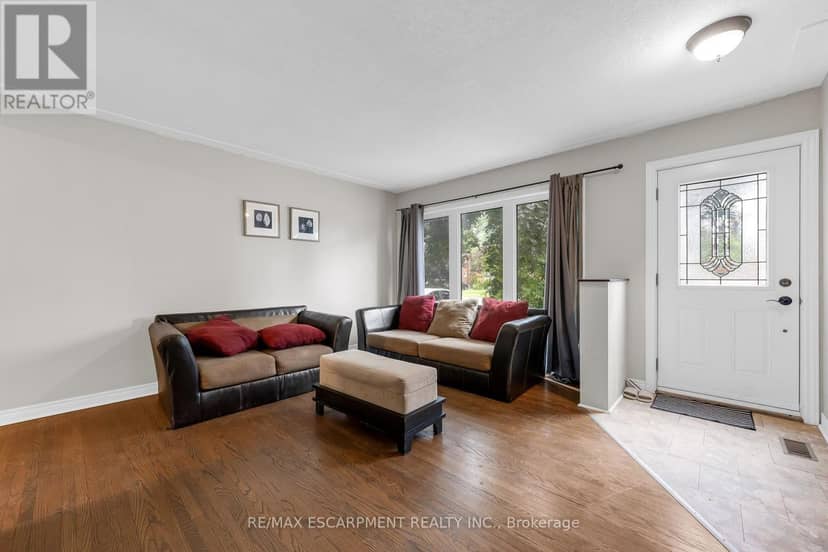 203B Erb Street — photo 5 of 26