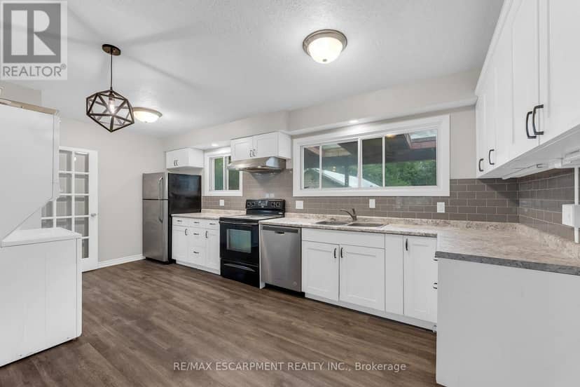 203B Erb Street — photo 7 of 26