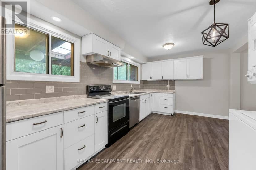 203B Erb Street — photo 9 of 26