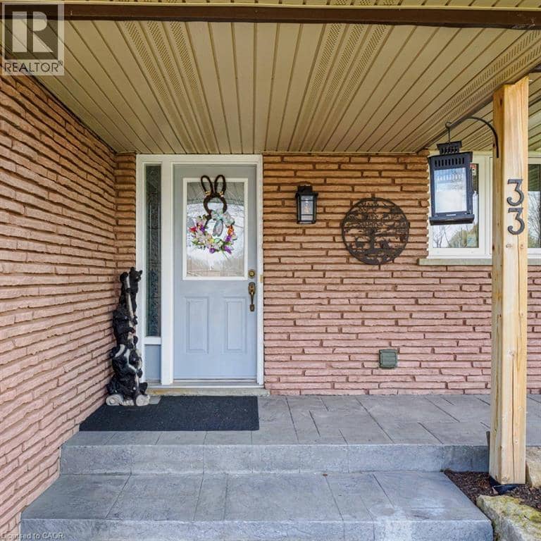 33 BEE Street — photo 10 of 40