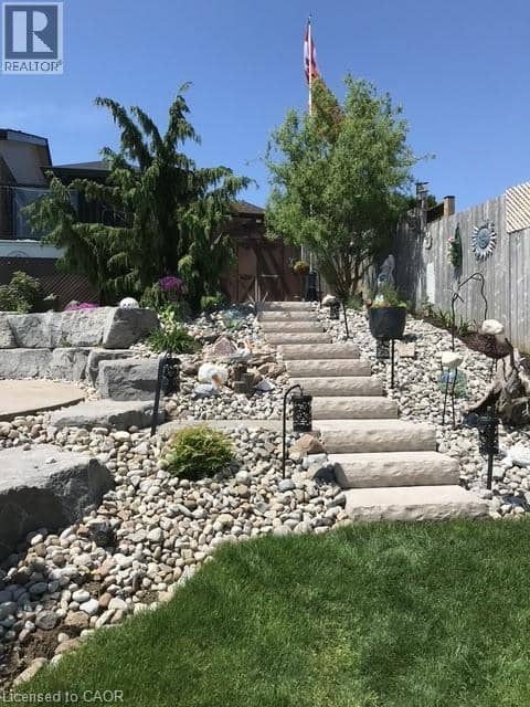 33 BEE Street — photo 35 of 40
