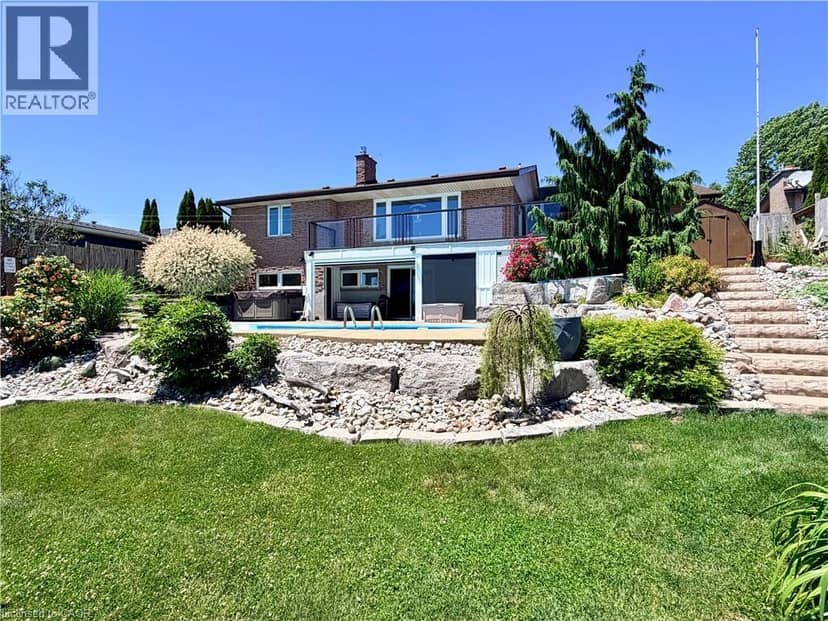 33 BEE Street, St. Williams, photo 3