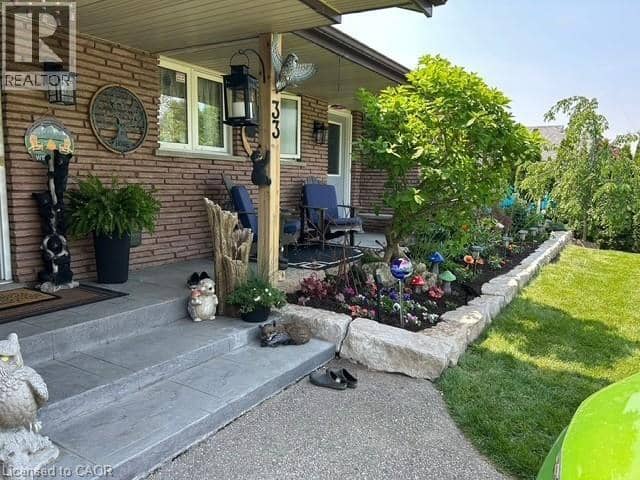 33 BEE Street — photo 9 of 40