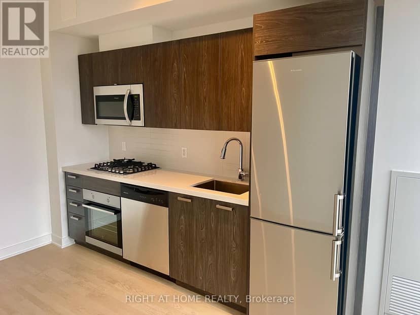 705 - 203 Catherine Street — photo 13 of 23